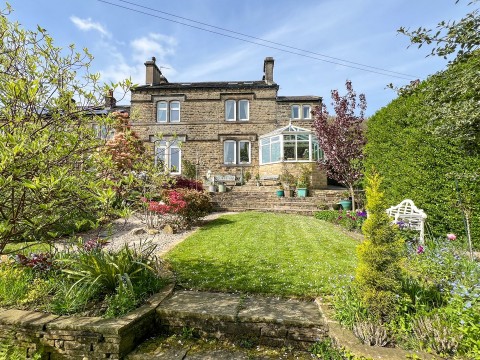 Click the photo for more details of Binns Lane, Holmfirth