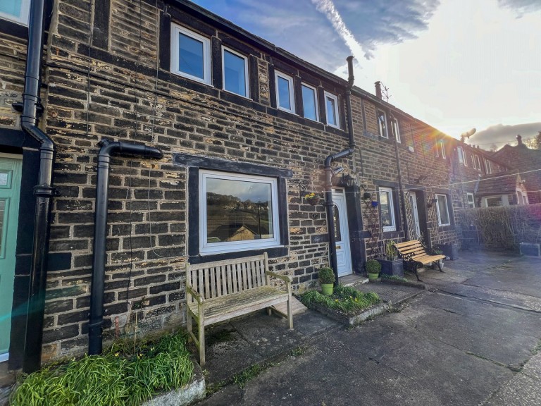 View Full Details for Underbank Old Road, Holmfirth