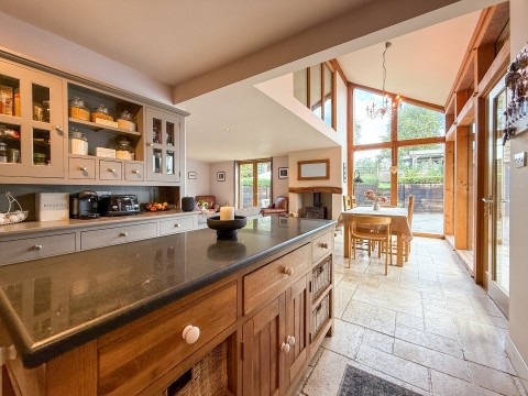 Click the photo for more details of South Crosland, Huddersfield