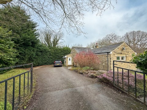 Click the photo for more details of Honley, Holmfirth