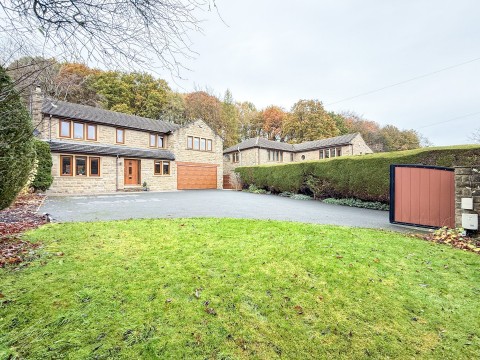 Click the photo for more details of Thongsbridge, Holmfirth