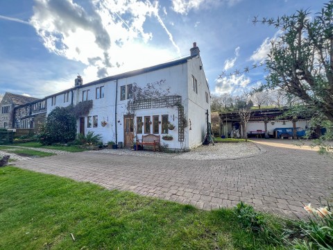 Click the photo for more details of Wood Lane, Holmfirth