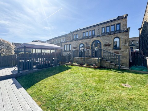 Click the photo for more details of Honley, Holmfirth