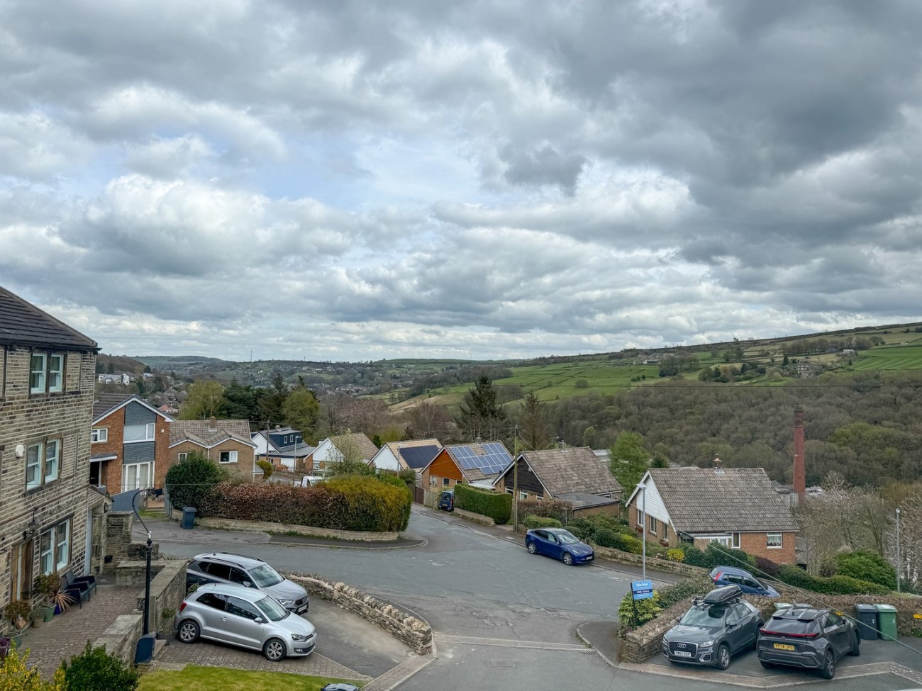 Images for off Shaw Lane, Holmfirth