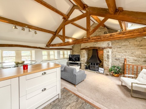 Click the photo for more details of off Shaw Lane, Holmfirth