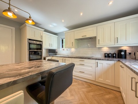 Click the photo for more details of Honley, Holmfirth