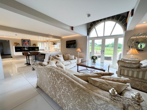 Click the photo for more details of Outlane, Huddersfield
