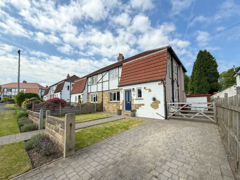 View Full Details for Almondbury, Huddersfield