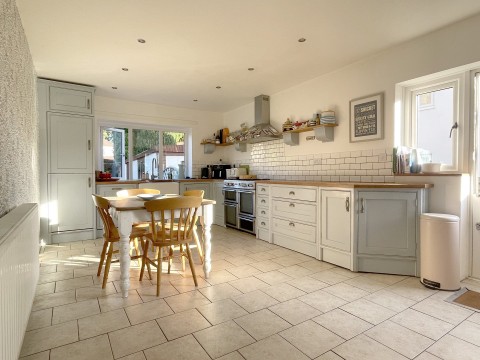 Click the photo for more details of Almondbury, Huddersfield