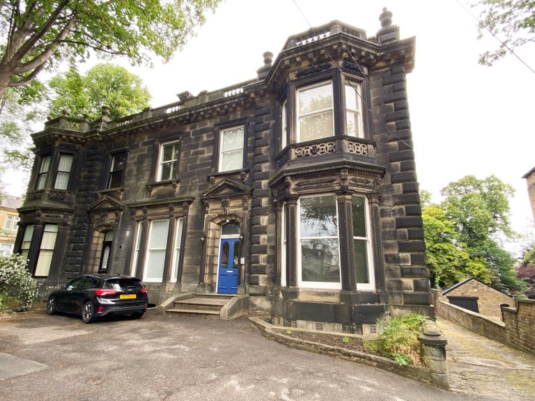 View Full Details for Edgerton Road, Huddersfield, West Yorkshire
