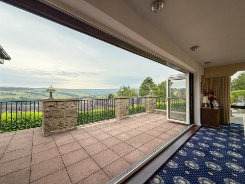 Click the photo for more details of Upperthong, Holmfirth