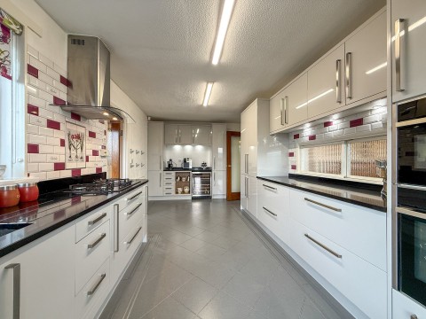 Click the photo for more details of Upperthong, Holmfirth