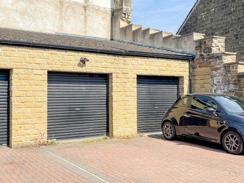 Click the photo for more details of Bradshaw Road, Honley, Holmfirth