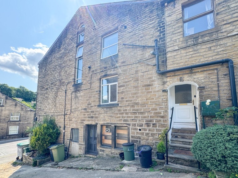 View Full Details for Huddersfield Road, Holmfirth, West Yorkshire