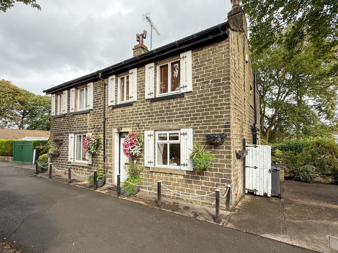 Images for Taylor Hill, Huddersfield