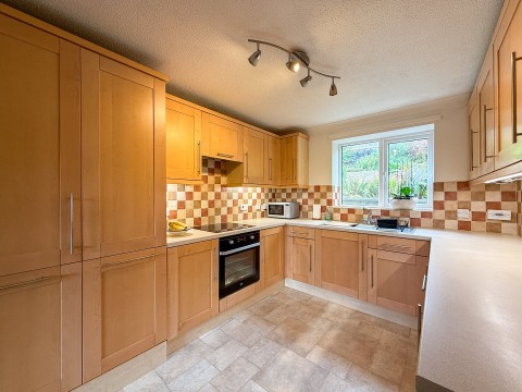 Click the photo for more details of Lepton, Huddersfield