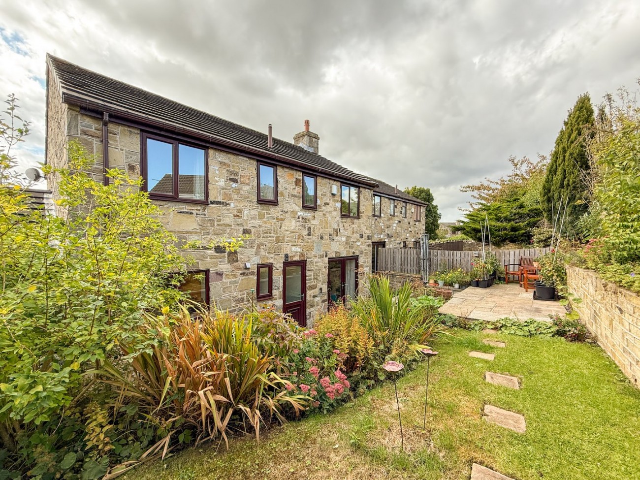 Images for Lepton, Huddersfield