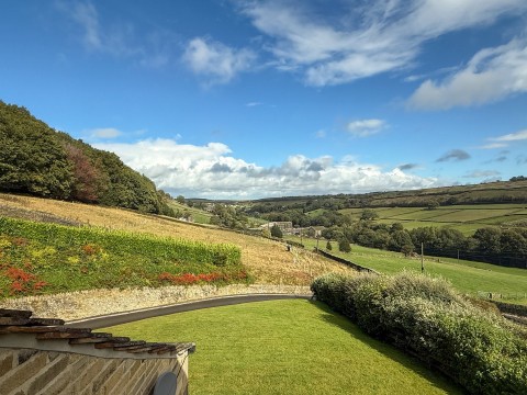 Click the photo for more details of Mission View, Holmfirth, West Yorkshire