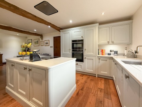 Click the photo for more details of Upperthong, Holmfirth