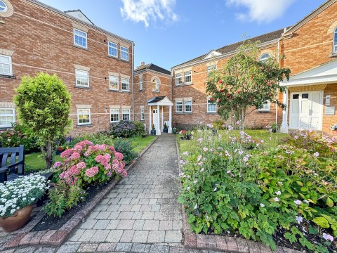 Click the photo for more details of Woodland Glade, Bradley, Huddersfield