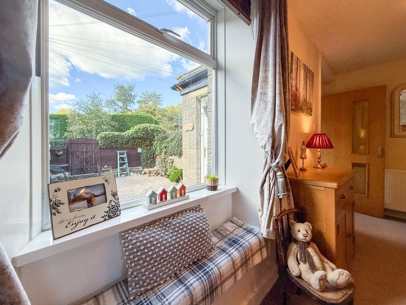Images for Shelley, Huddersfield