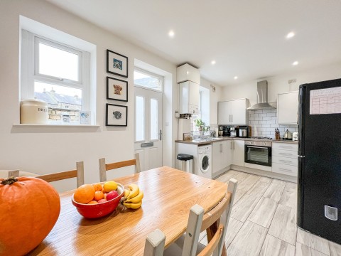 Click the photo for more details of Honley, Holmfirth