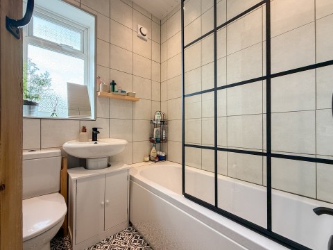 Click the photo for more details of Honley, Holmfirth