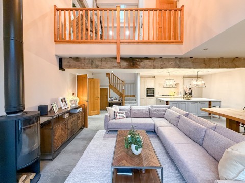 Click the photo for more details of Farnley Tyas, Huddersfield