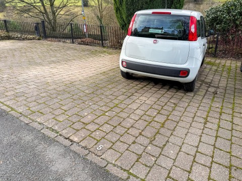 Click the photo for more details of Underbank Old Road, Holmfirth