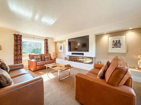 Click the photo for more details of Thongsbridge, Holmfirth