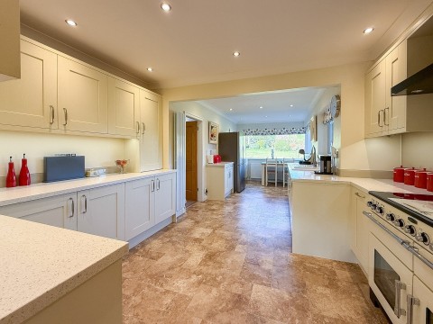 Click the photo for more details of Thongsbridge, Holmfirth