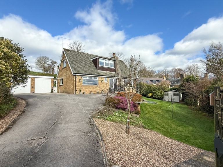 View Full Details for Thongsbridge, Holmfirth