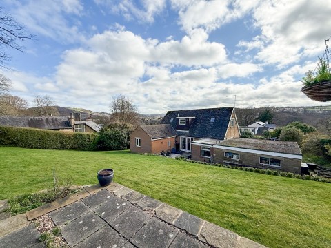 Click the photo for more details of Thongsbridge, Holmfirth