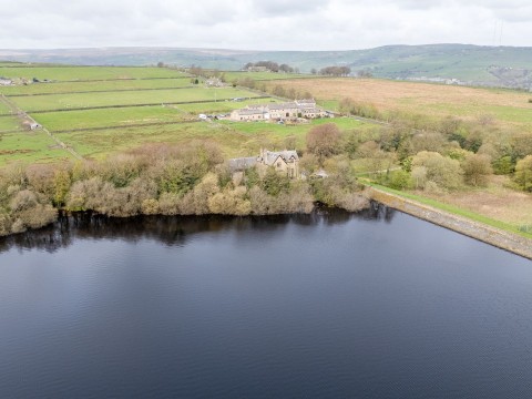 Click the photo for more details of Linthwaite, Huddersfield