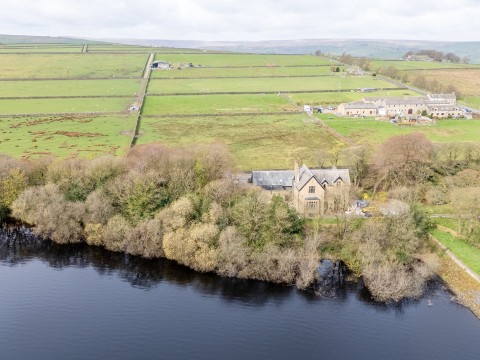 Click the photo for more details of Linthwaite, Huddersfield