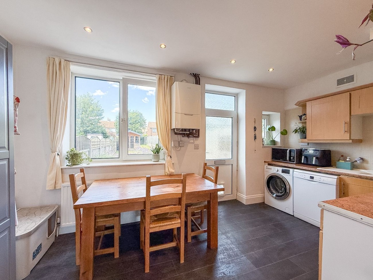 Images for Lepton, Huddersfield