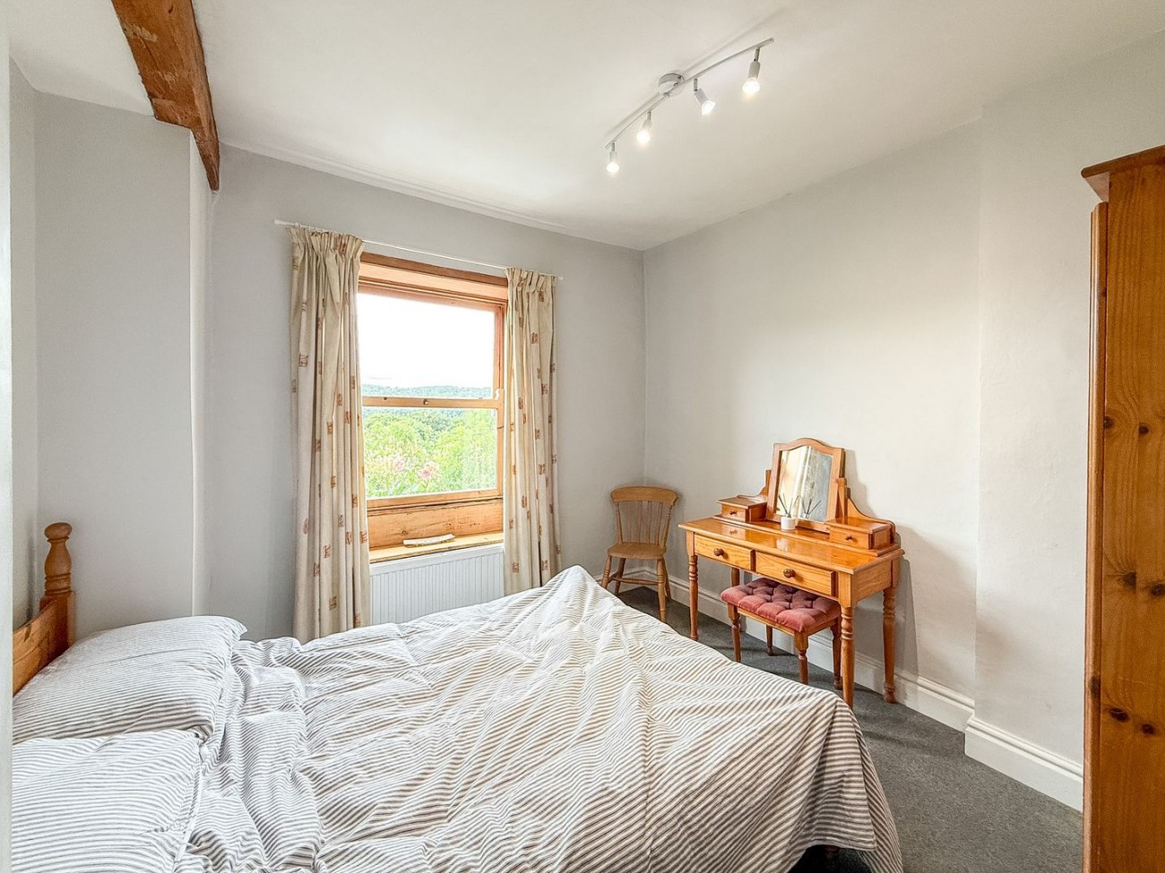 Images for Kirkburton, Huddersfield